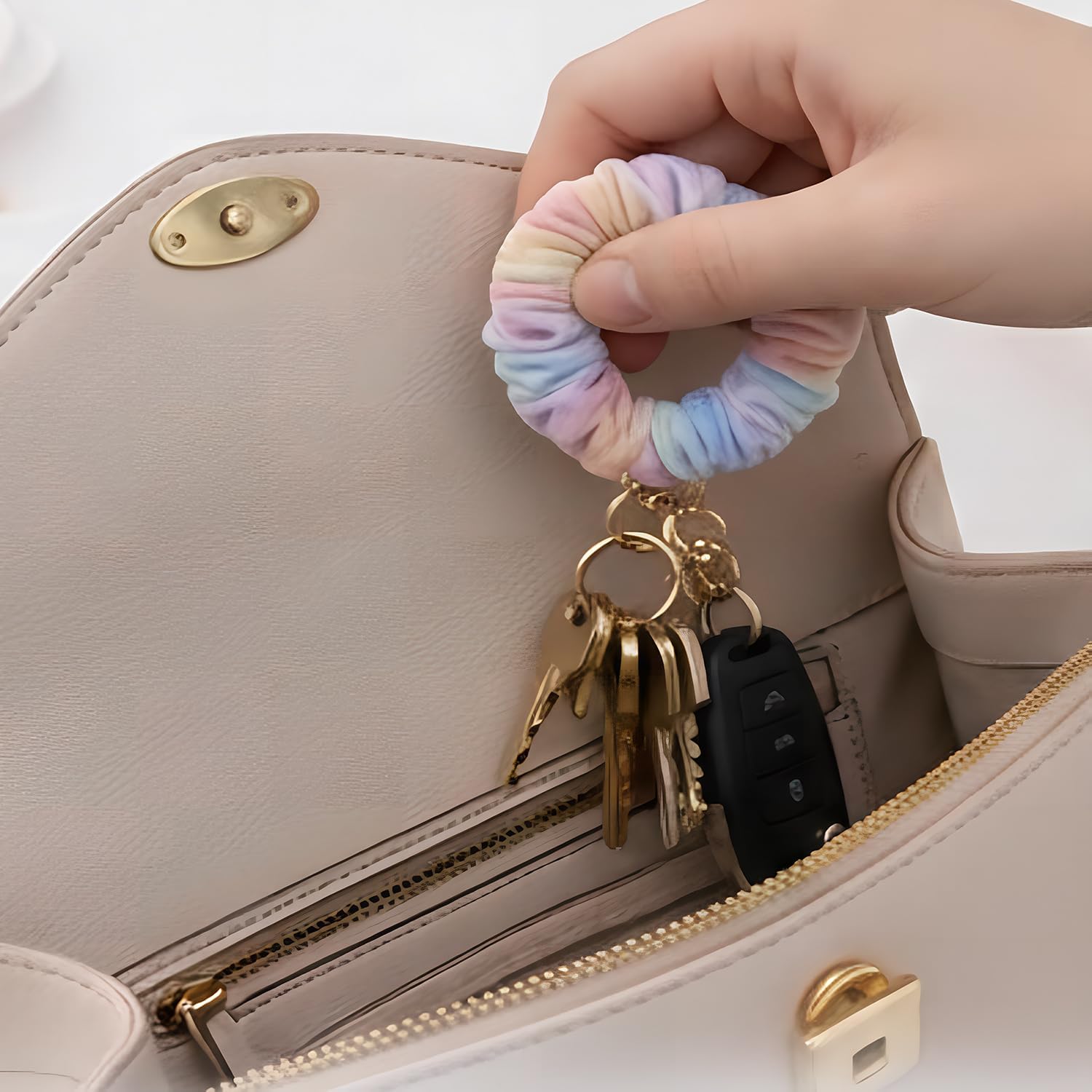 Detalle 2 de Scrunchie keychain wristlet 3 pack