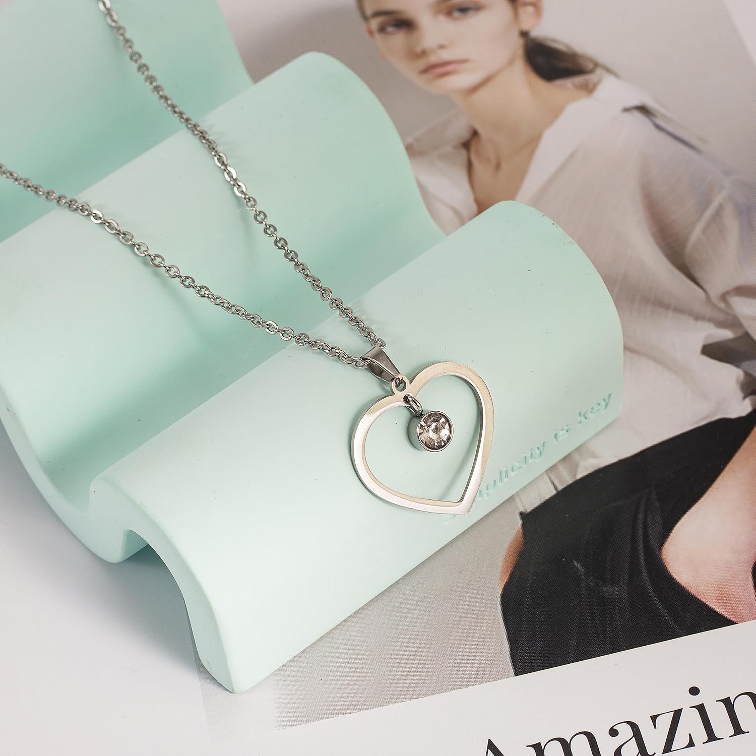 Detalle de Birthstone Necklace — Heart‑Shaped Birthstone Jewellery for Women
