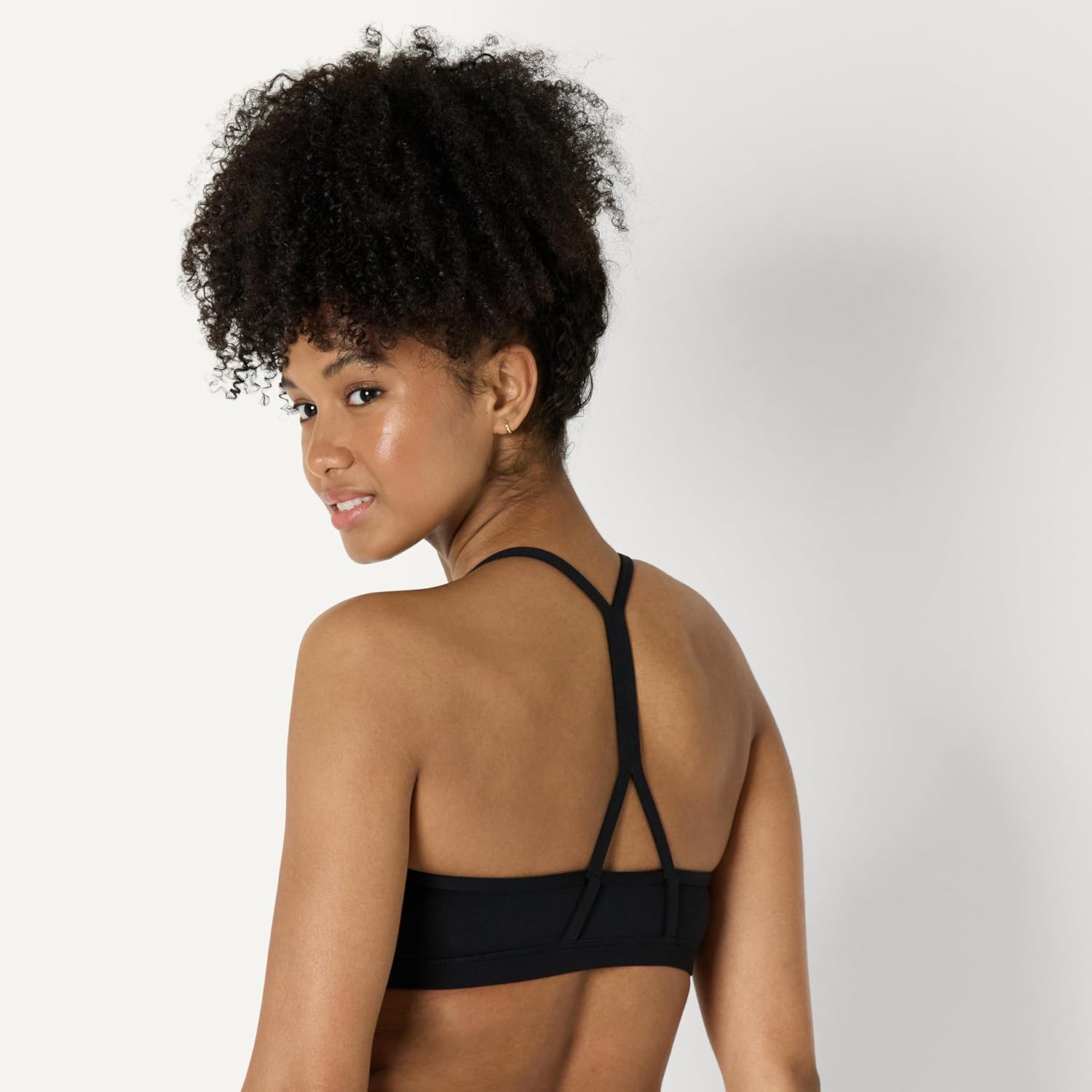 Detalle de Amazon Essentials Women's Active FormFlex Buttery Soft Light Support Y-Back Yoga Sports Bra