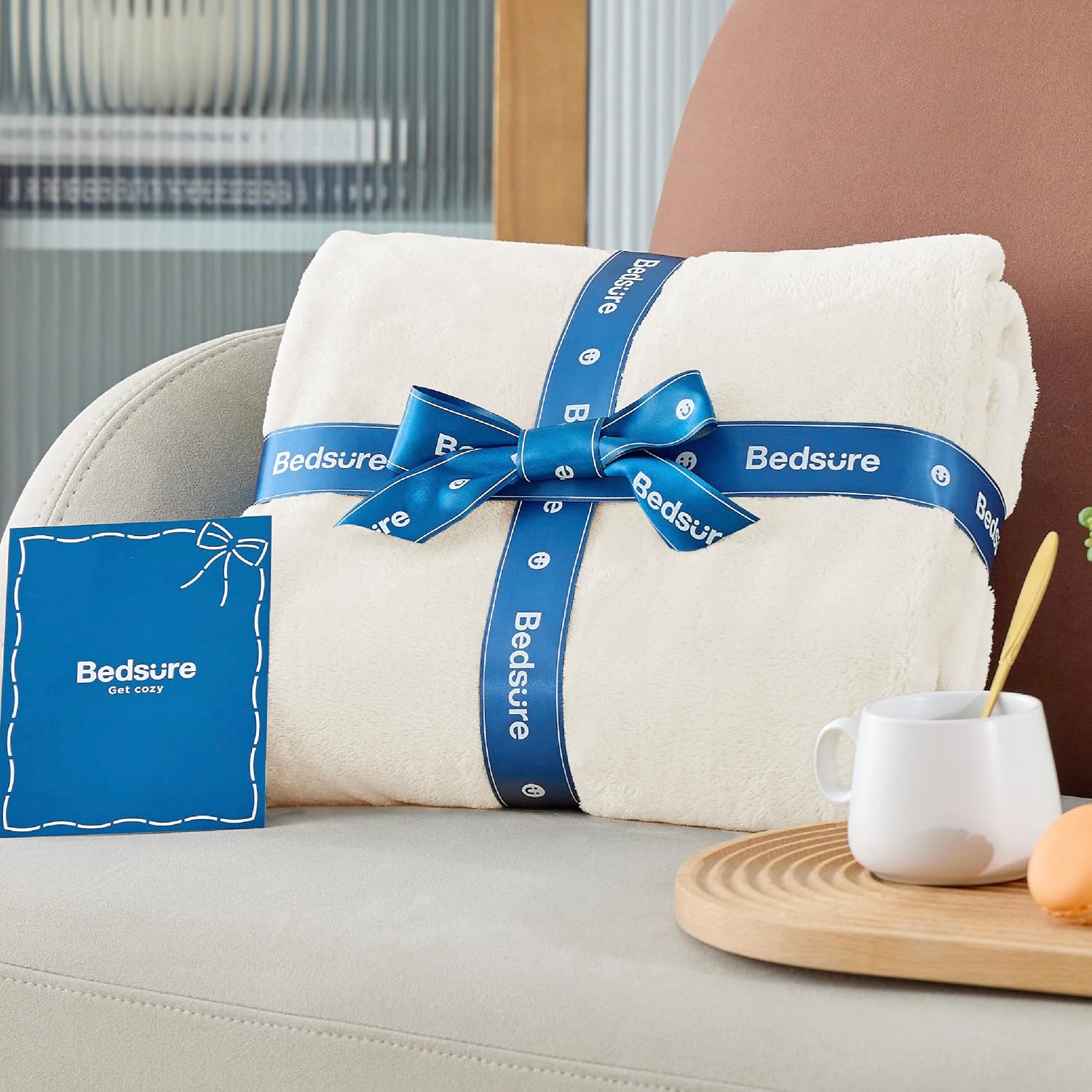 Detalle 2 de Bedsure King Size Fleece Blanket, Cream, Lightweight 100% Polyester, 108 x 90 in