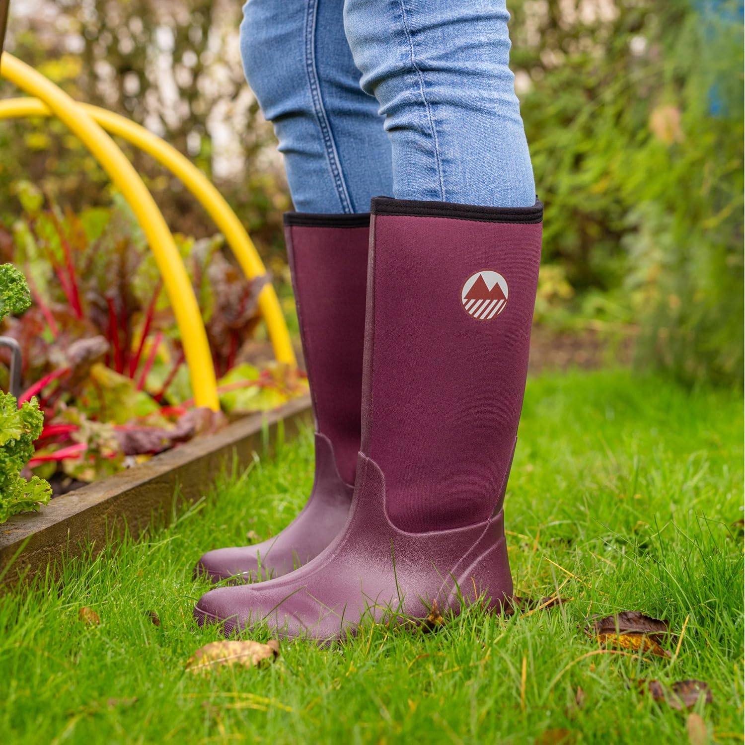 Detalle 2 de Lakeland Active Women's Rydal Neoprene Insulated Rubber Mucker & Yard Wellington Boots Warm Lined Fully Knee High Waterproof Wellies in Black, Moss Green, Navy Blue & Plum
Lakeland Active Women's Rydal Neoprene Insulated…