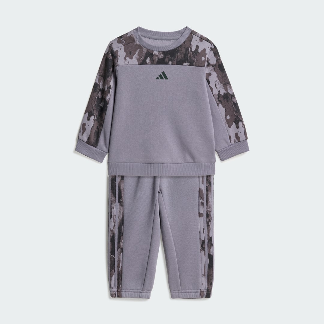 Detalle de Conjunto de chándal de felpa Seasonal Essentials Camo de Adidas (Violeta)