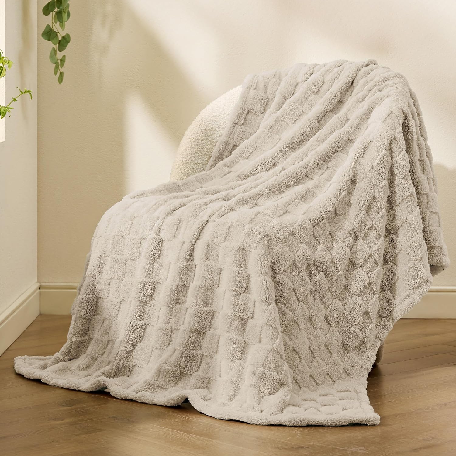 Detalle 2 de Bedsure Blanket-Checkboard-Jacquard Throw Blanket, Brown, 50 x 60 inches
