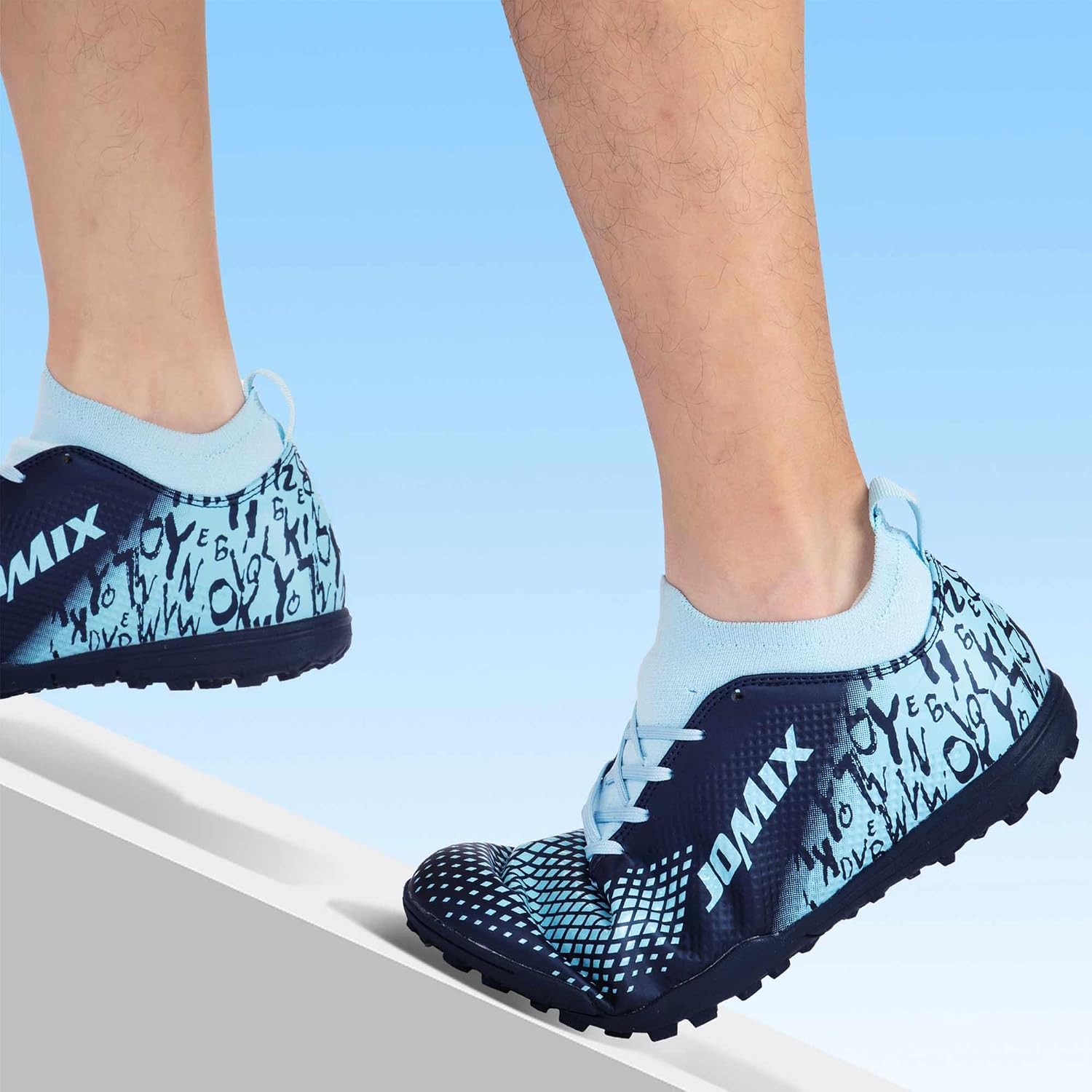 Detalle 2 de JOMIX Scarpe da Calcetto per Bambini e Ragazzi – TF Multitacchetti, Leggere, Antiscivolo, per Campi Sintetici ed Erba Artificiale
