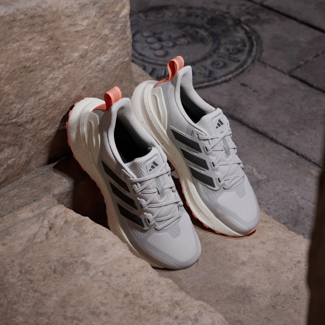 Detalle 2 de Zapatilla Ultrarun 5 TR Running de Adidas - Gris
