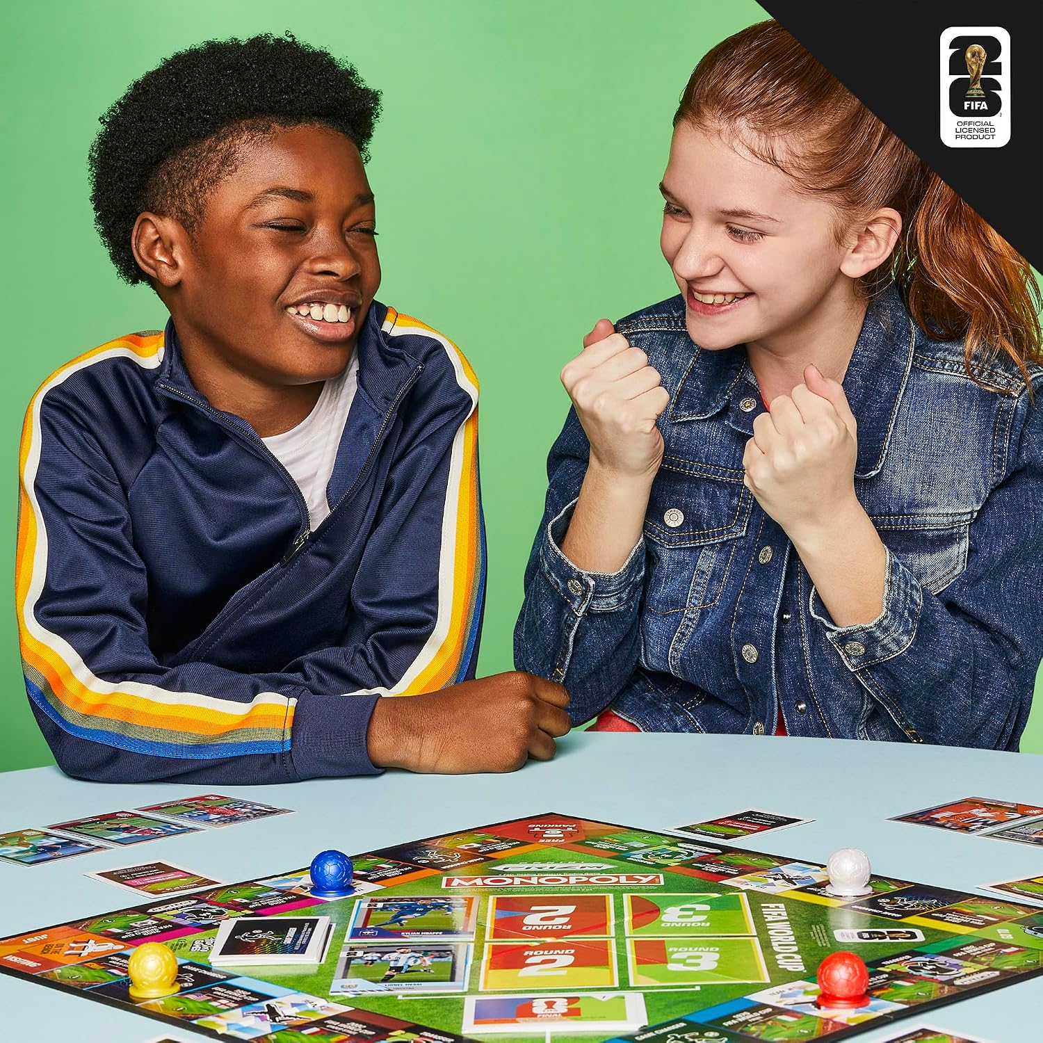 Thumbnail 6 de Monopoly Panini Prizm: FIFA World Cup Game – Board Game with Panini Prizm 2026 Cards