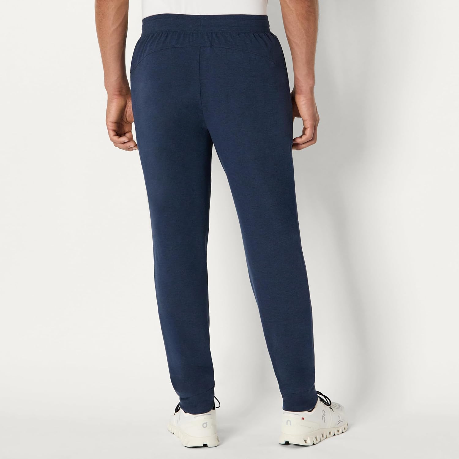 Thumbnail 3 de Herren Funktions-Jogginghose von Amazon Essentials (schmal zulaufend) für Training & Fitnessstudio