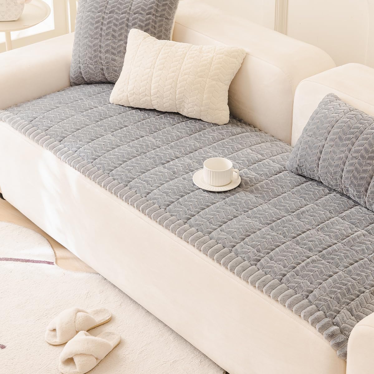 Detalle 2 de Mitid Fuzzy Sofa Cover 72" pet-friendly ๐