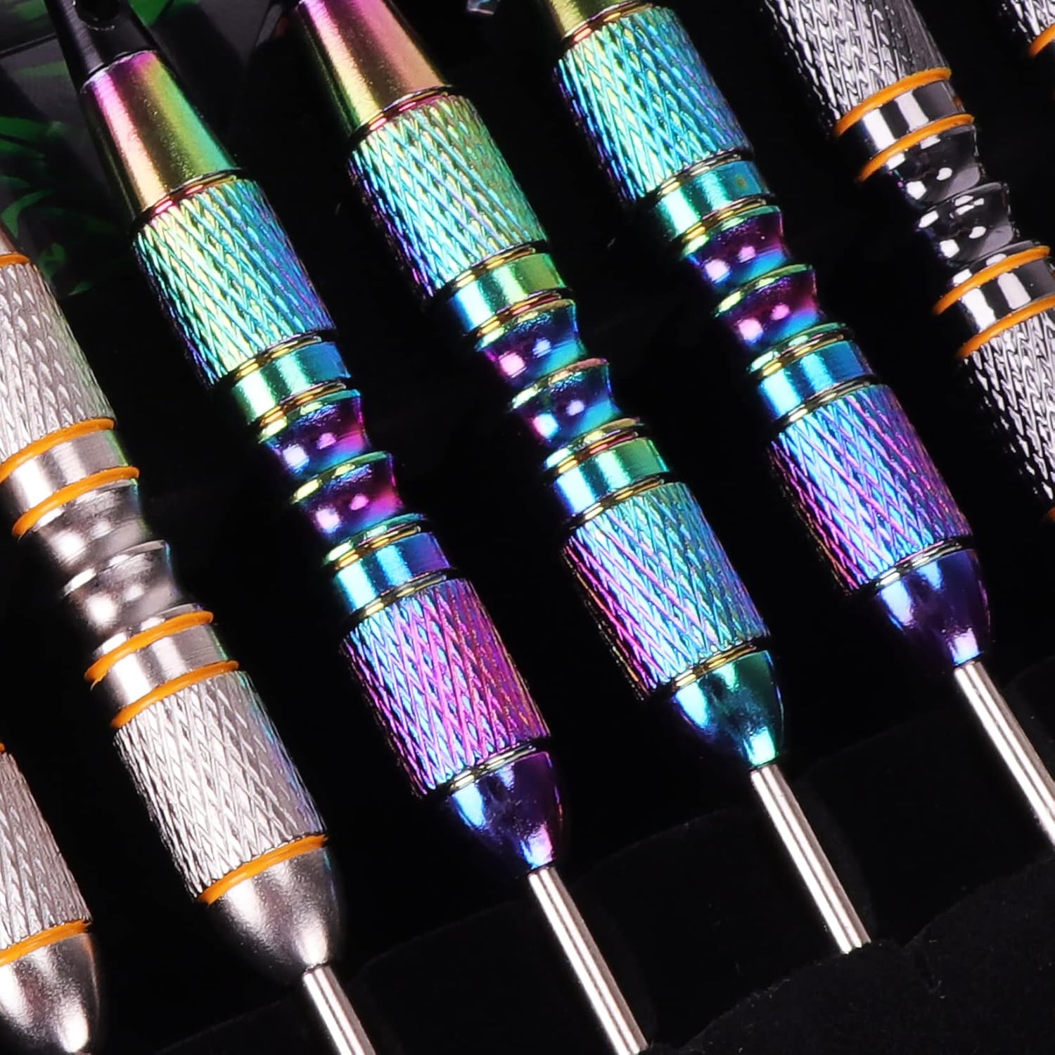 Detalle de Turnart Dartpfeile mit Metallspitze (12 Stück) für Steeldarts – mit Dart Case