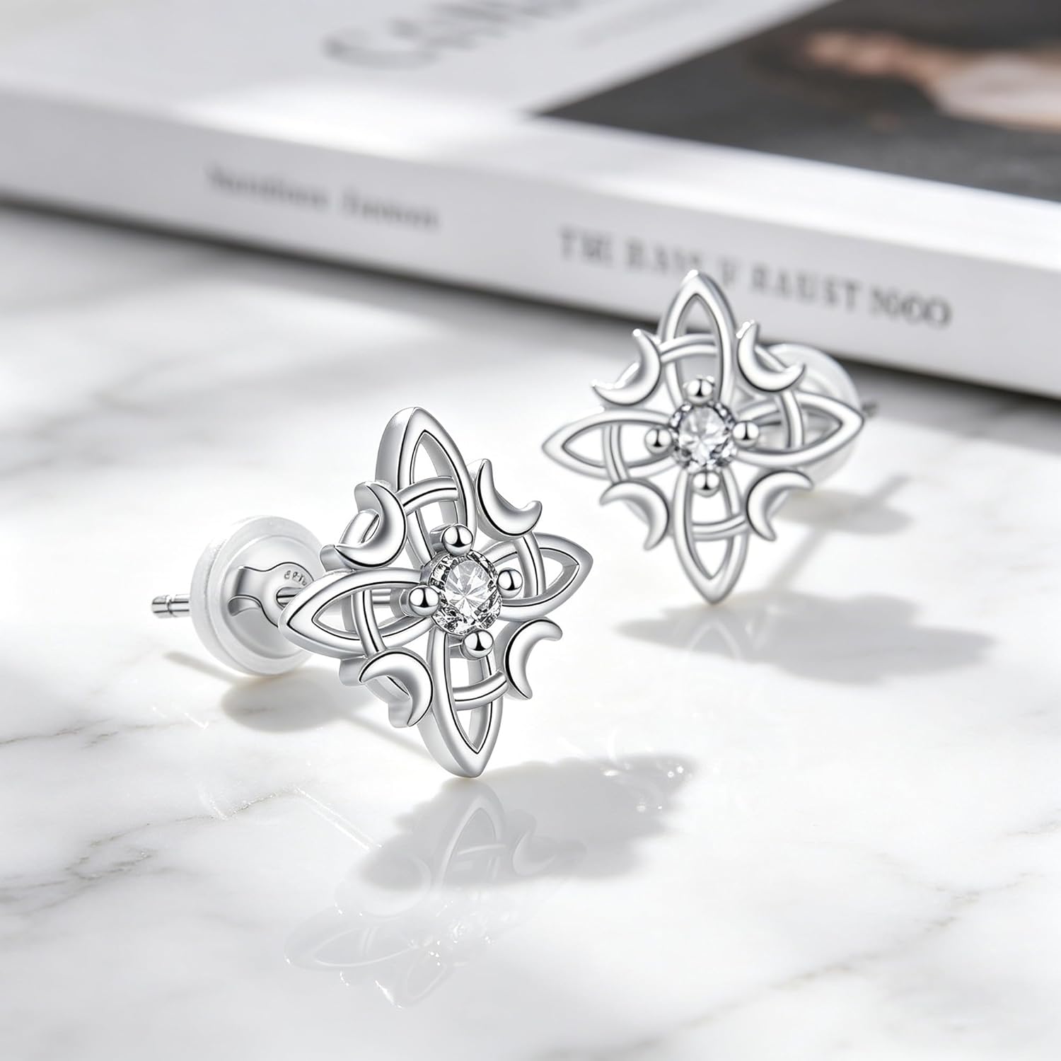 Detalle de BerriBling Ohrstecker Damen 925 Sterling Silber – Unendlichkeit im Keltischen Knoten