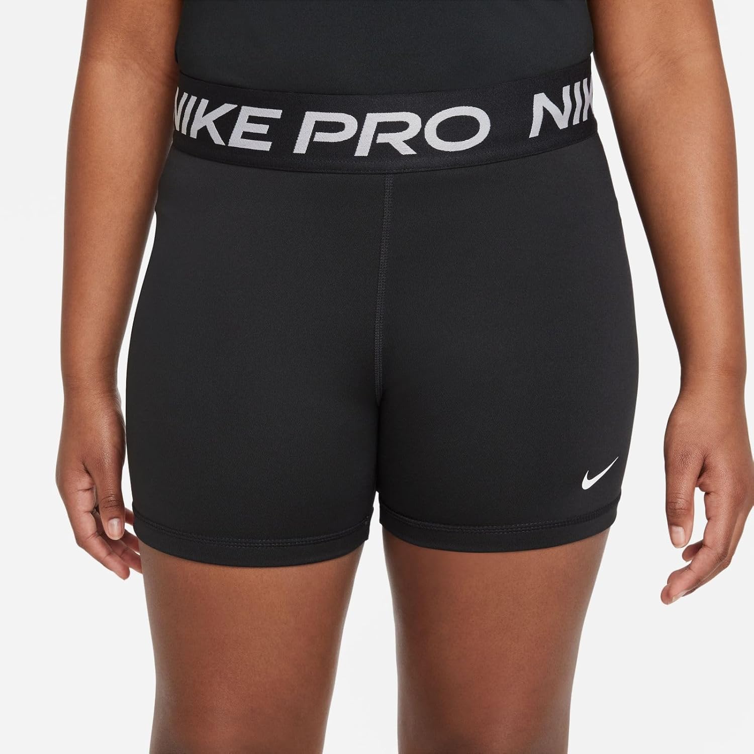Detalle 1 de NIKE G Np 3in Shorts niñas Black/white 10 años