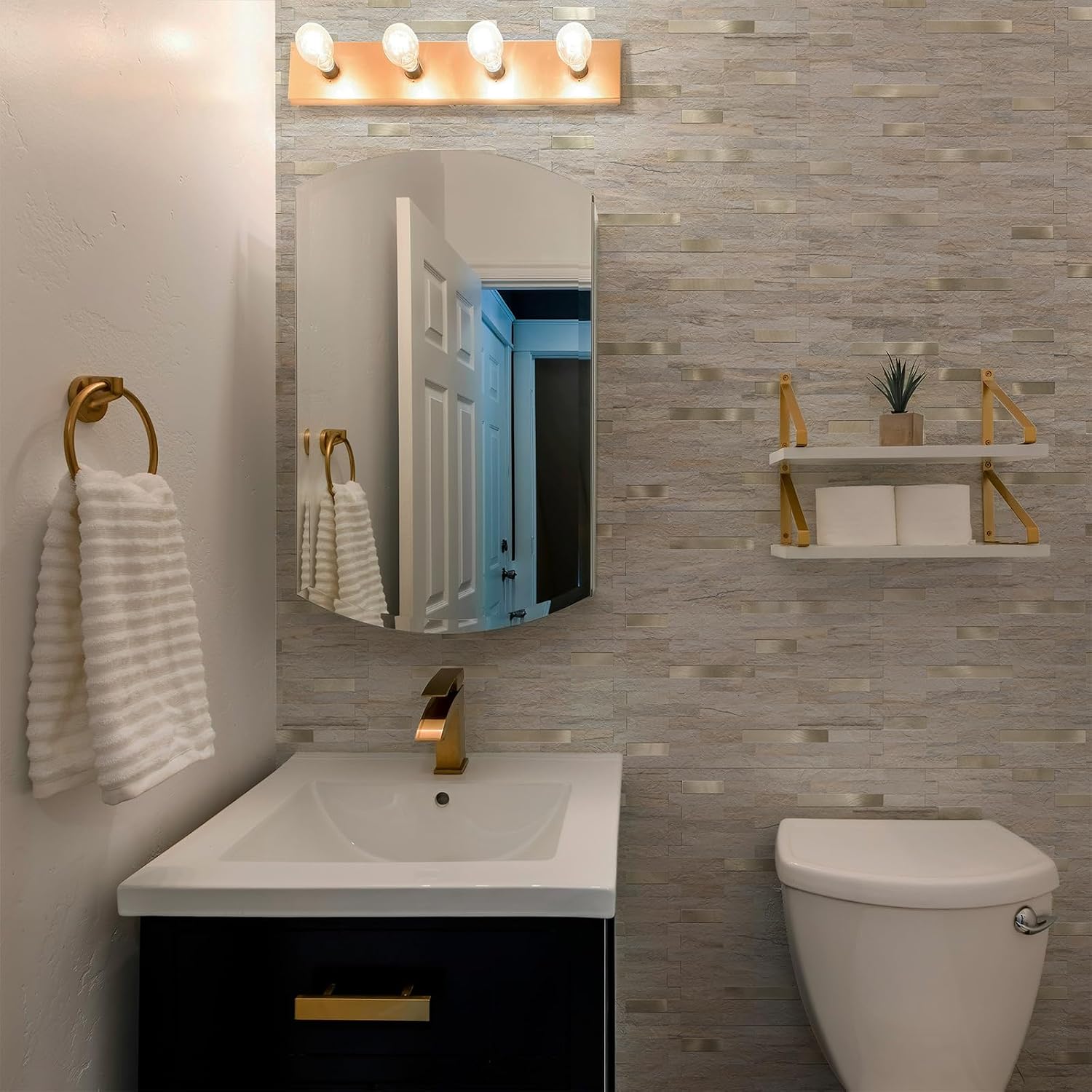 Detalle de StyloVue Peel-and-Stick Backsplash Tiles, Beige Gold-Look, 20 Sheets