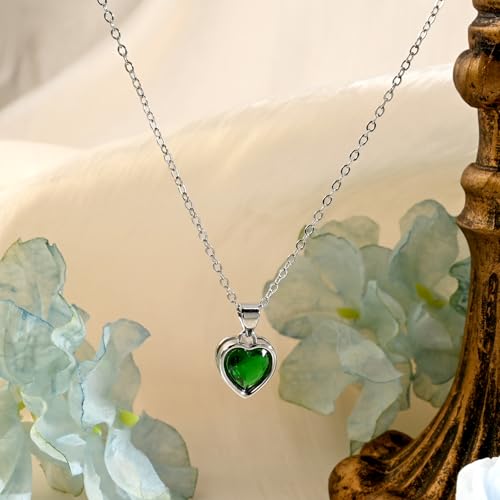 Detalle de Heart Pendant Necklace for Women with Green Emerald Crystal – May Birthstone, Silver Plated Chain by Aliyoham