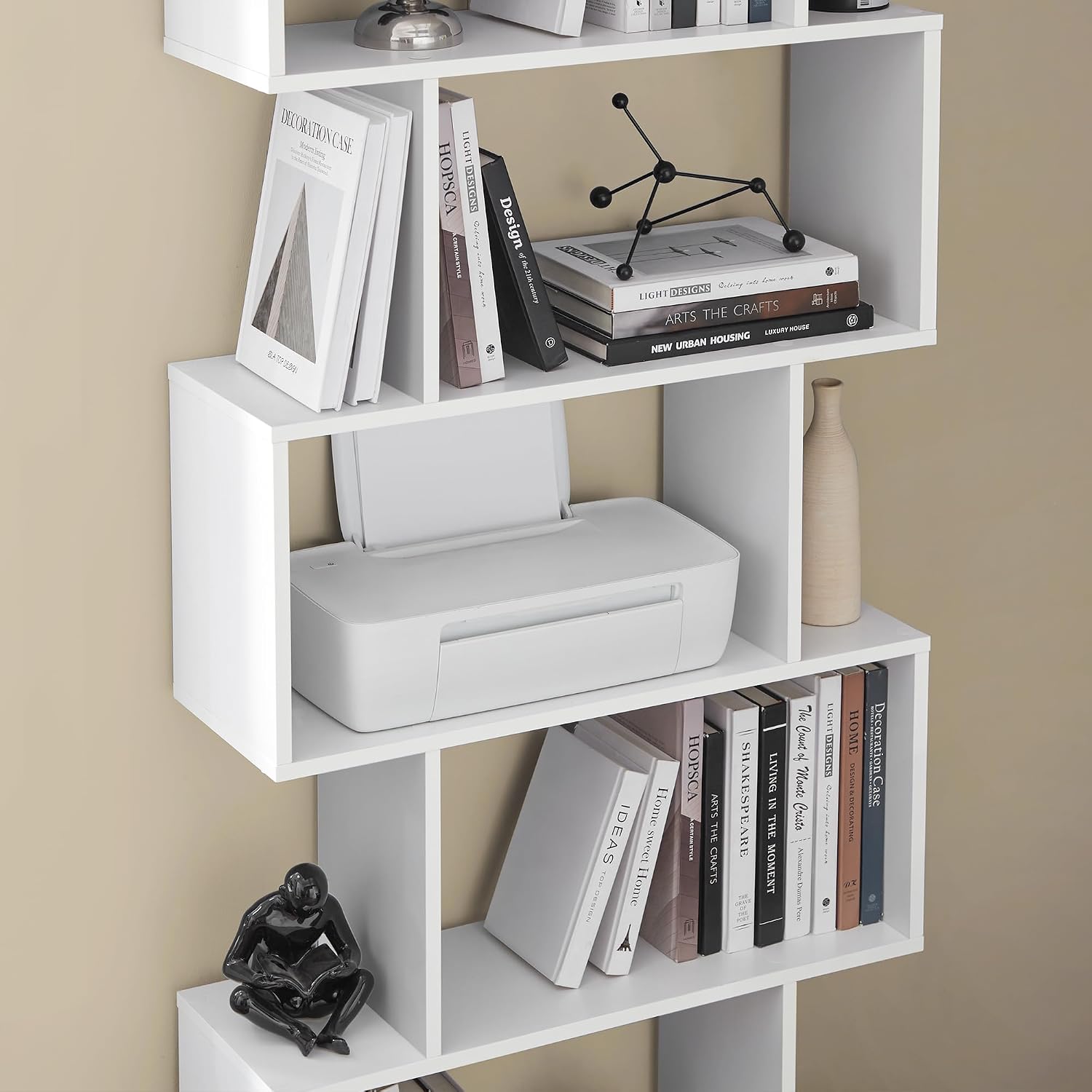 Detalle de VASAGLE LBC61WT bokhylla med 6 hyllplan, S-formad, vit, 24 × 70 × 190,5 cm