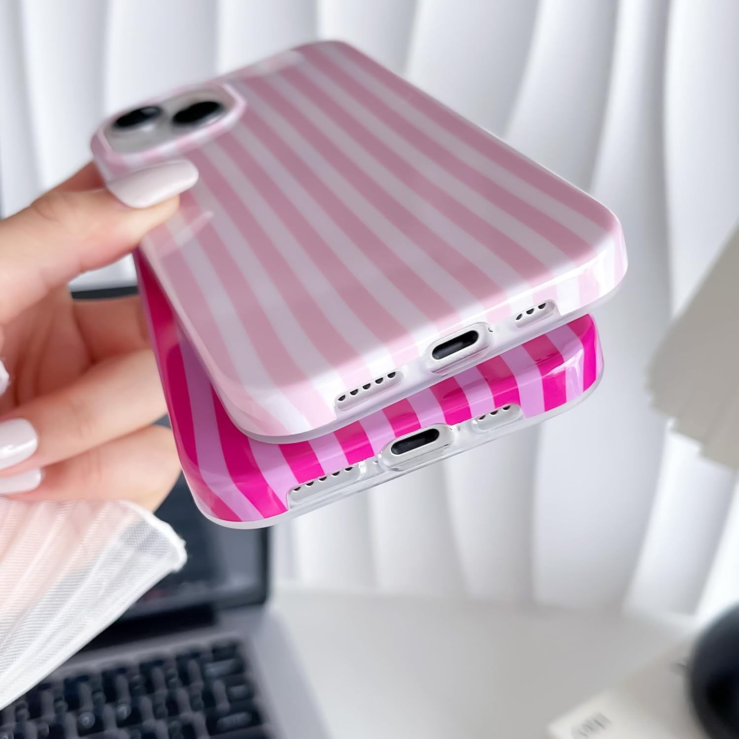 Detalle de SmoBea iPhone 13 case (6.1 inch) in pink striped TPU – slim, shock-absorbing protection