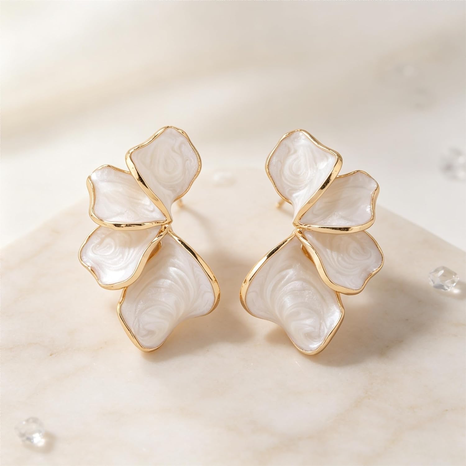 Detalle 2 de Gold-Plated Flower Earrings, Large Floral Design