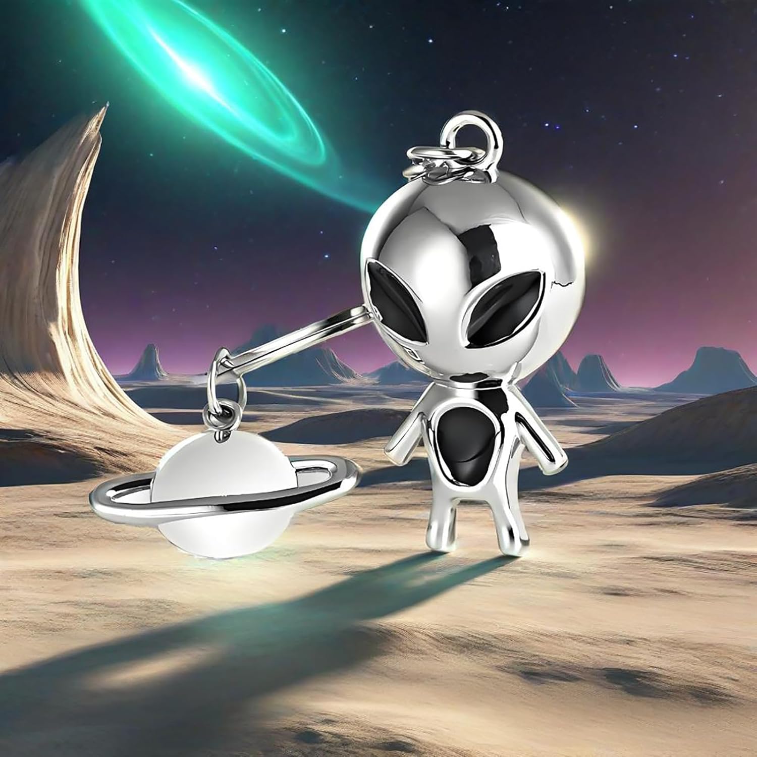 Detalle de MUAMAX Aliens Space Keychain – Zinc Alloy Alien Keyring for Keys, Bags and Backpacks