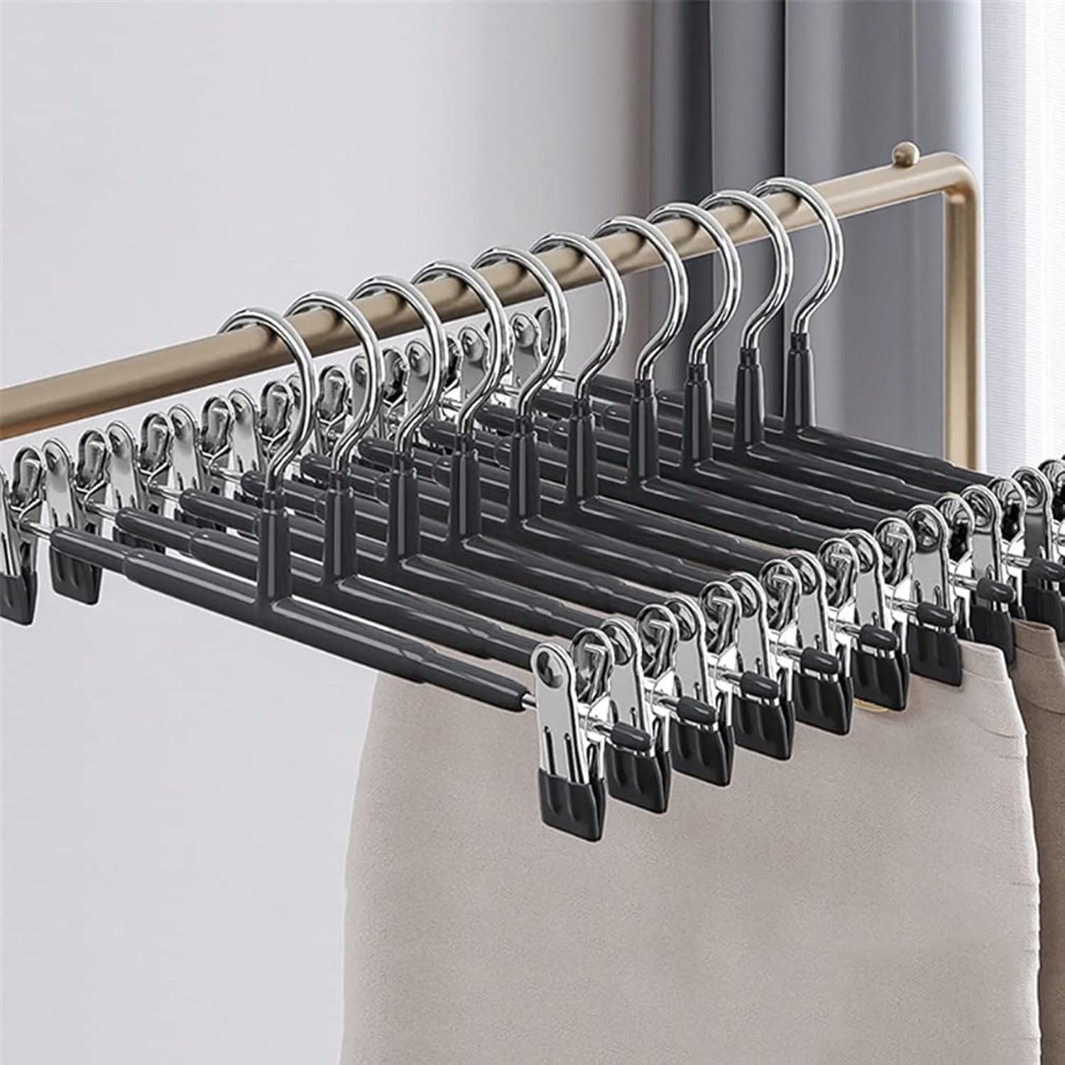 Detalle de Supmaker 10 Pack Chrome Trouser Hanger – Heavy Duty, Space-Saving with Adjustable Clips
