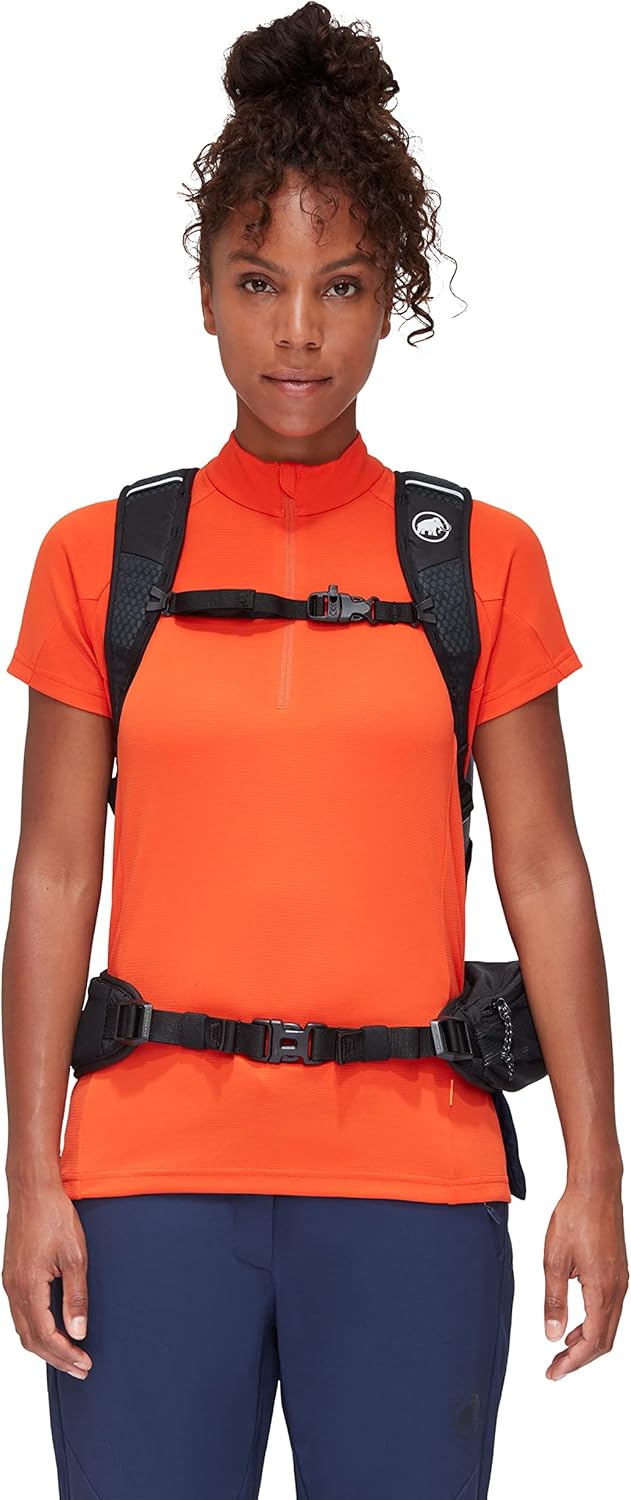 Detalle de Mammut Lithium 25 Damen marine-schwarz – Tragkomfort speziell für Frauen