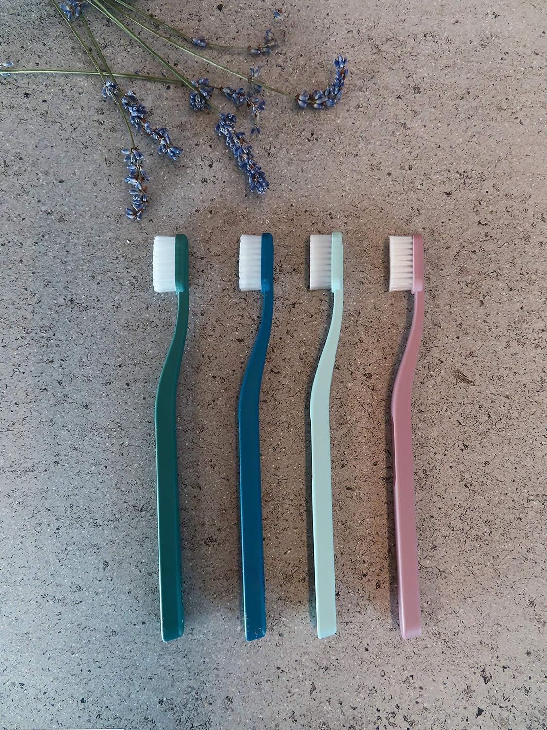 Detalle 2 de Jordan Green Clean Manual Toothbrush (Recycled Handle, Soft Bristles) — 4-Pack