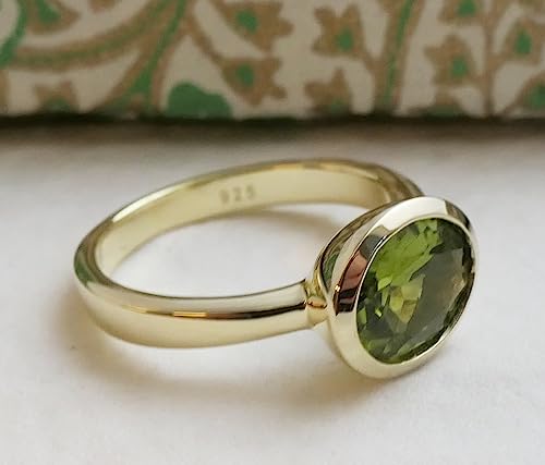 Detalle de Oval Peridot vergoldet Sterling Ring von Sophia Rose Jewellery – US-Größe 6