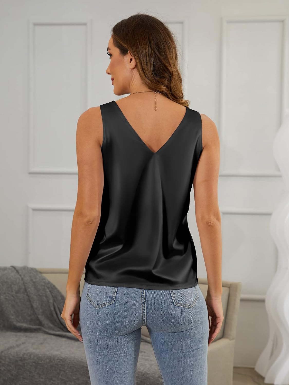 Detalle de Mawor Satin Tank Top for Women, Loose-Fit V-Neck Sleeveless Camisole