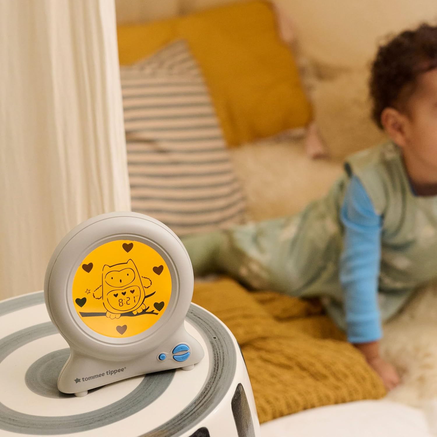 Detalle 2 de Tommee Tippee Groclock: orologio con sveglia, luce notturna e allenatore del sonno USB per bambini piccoli, bianco