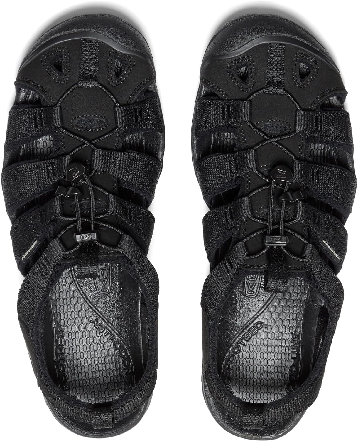 Detalle de KEEN Clearwater CNX Leather review: versatile water-ready hybrid sandal