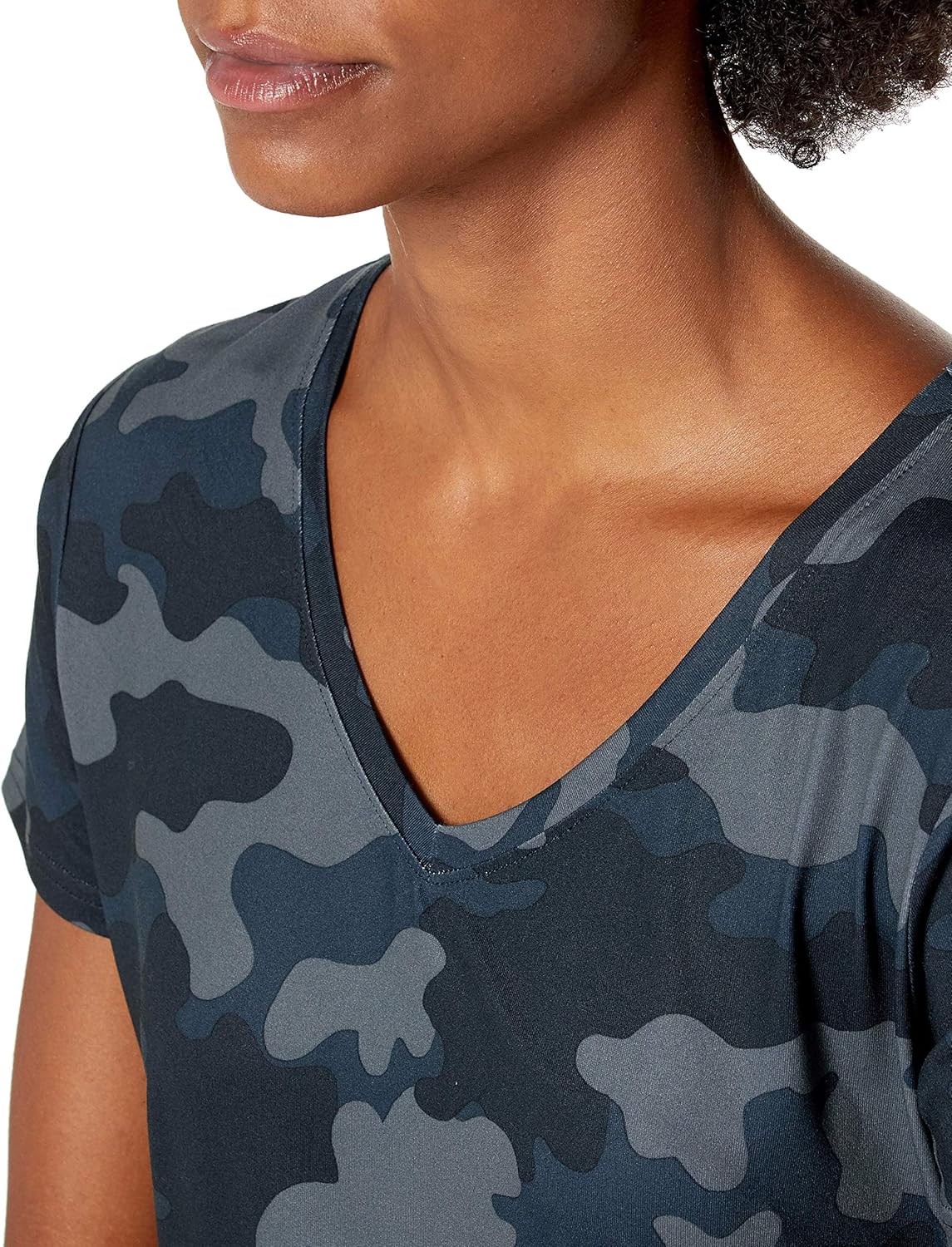 Thumbnail 4 de Amazon Essentials women’s Active quick dry tech stretch V-neck gym T-shirt (plus size), 2-pack