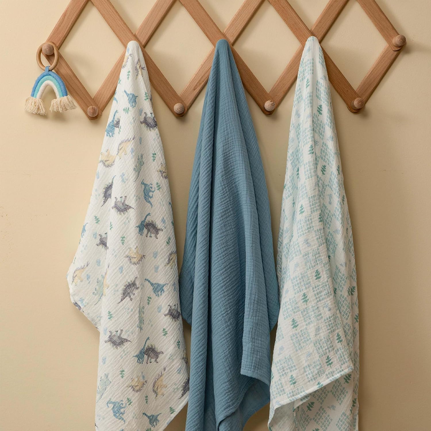Detalle de Soarwg Kids Muslin Swaddle Baby Blanket (Pack of 3) – 95 x 100cm Dinosaur Print