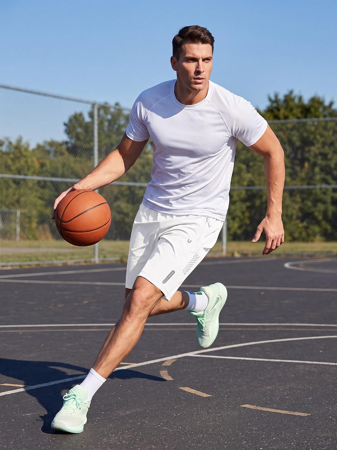 Thumbnail 1 de NORTHYARD Men's Athletic Running Shorts, Quick-Dry Stretch Fabric, 3 Zipper Pockets