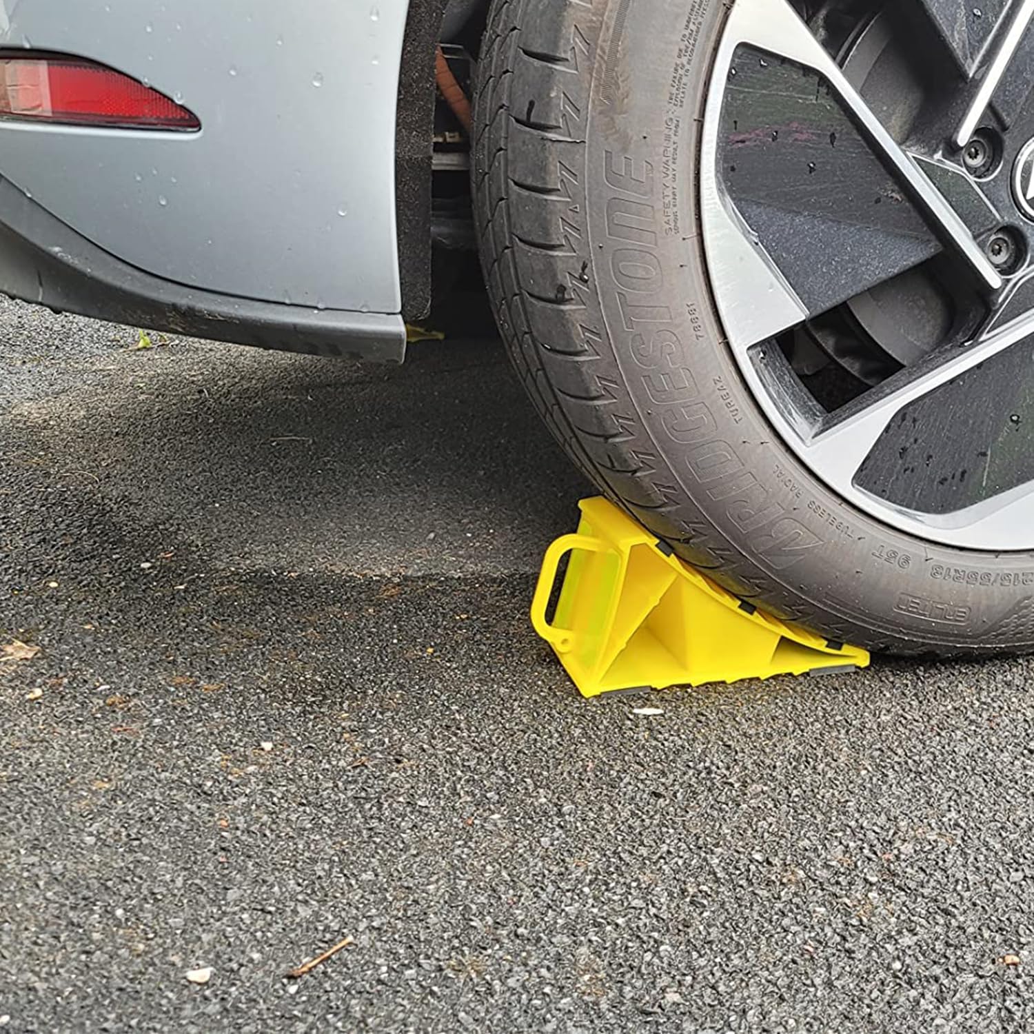 Detalle de Leadstand KFZ-Unterlegkeile für Wohnmobil & Anhänger – rutschfeste Schwamm-Unterseite (gelber Kunststoff)