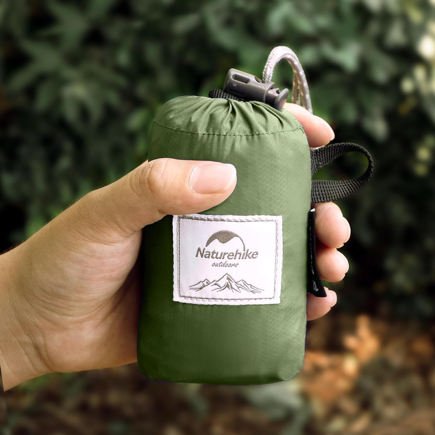 Detalle 2 de Naturehike Ultralight Foldable Waterproof Backpack (30D Nylon Dry Bag) for Hiking, Camping & Travel