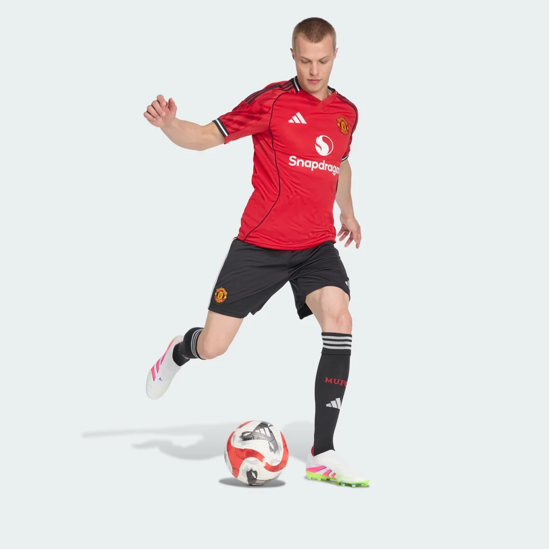 Thumbnail 2 de Pantalón corto primera equipación Manchester United 25/26 – Adidas