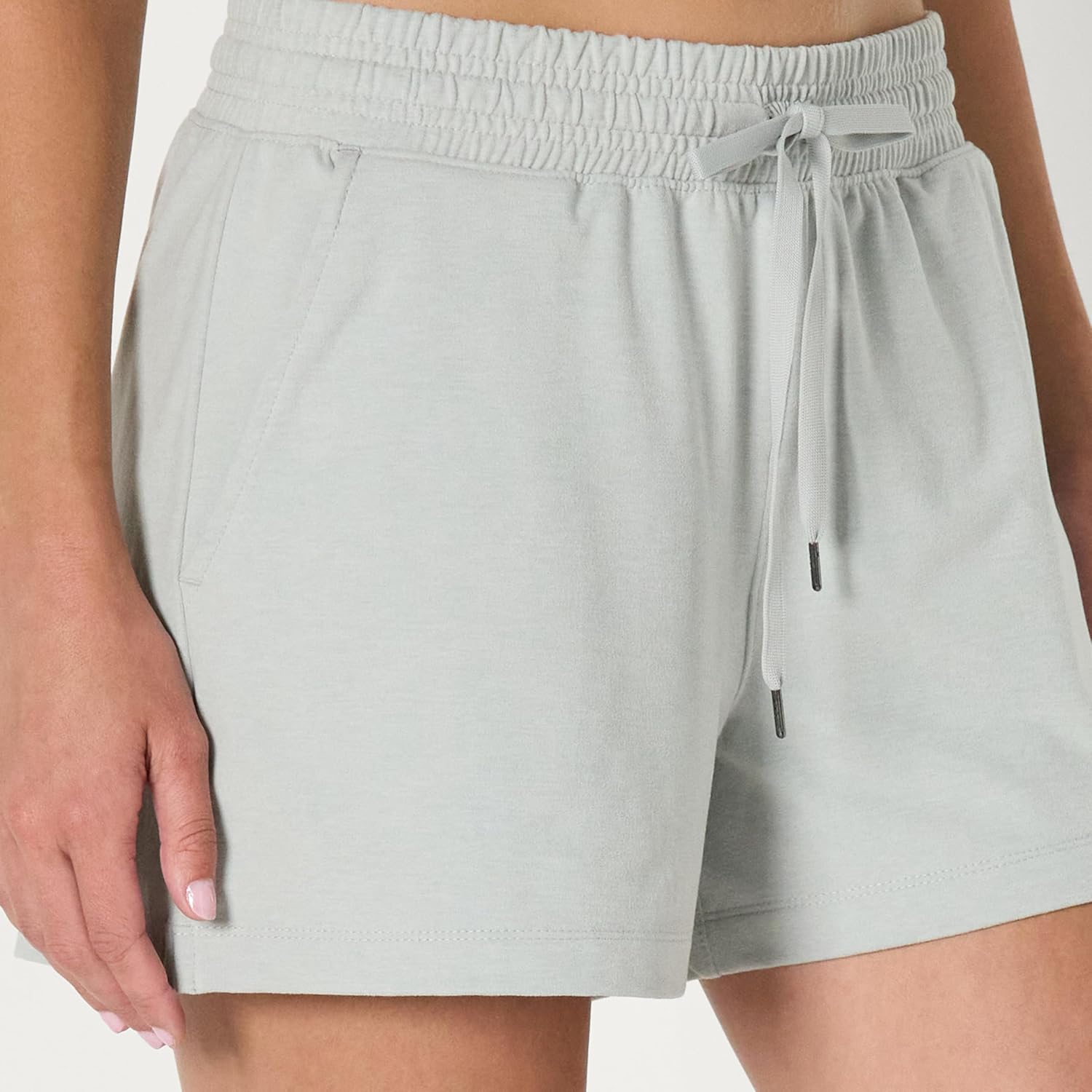 Thumbnail 4 de Amazon Essentials Damen sportliche weiche Sweatshorts mit leichtem Stretchanteil (ca. 8,9 cm Innenbeinlänge)