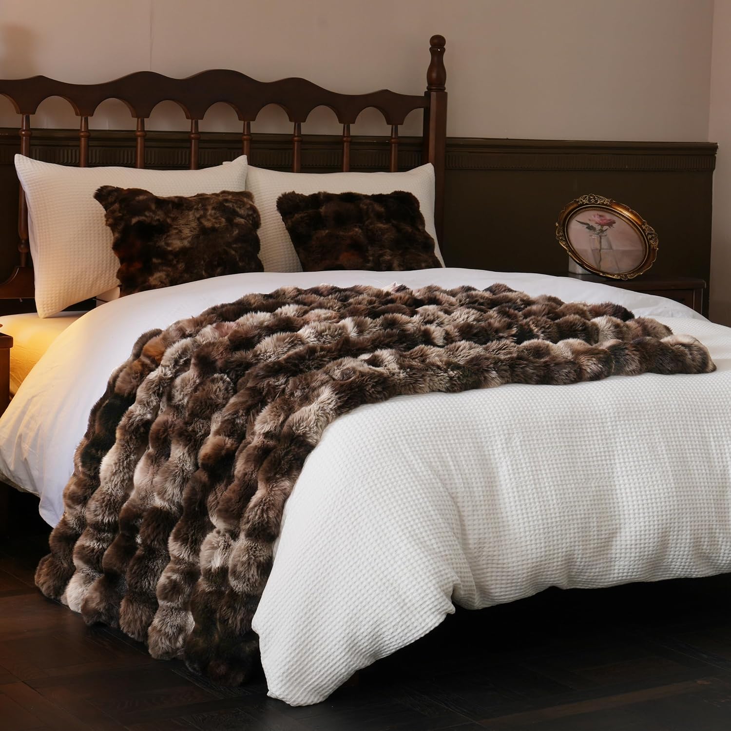 Thumbnail 6 de BENVWE Fluffy Faux Fur Throw Blanket 50" x 60