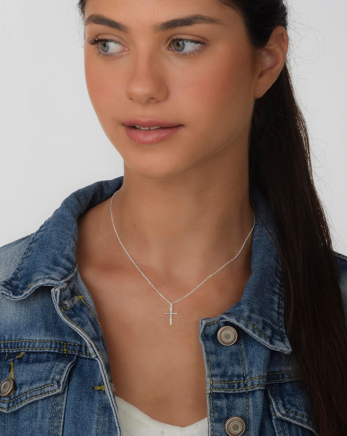 Thumbnail 5 de Annika Bella Silver Cross Necklace — Dainty, Durable Silver Chain with Small Cross Charm