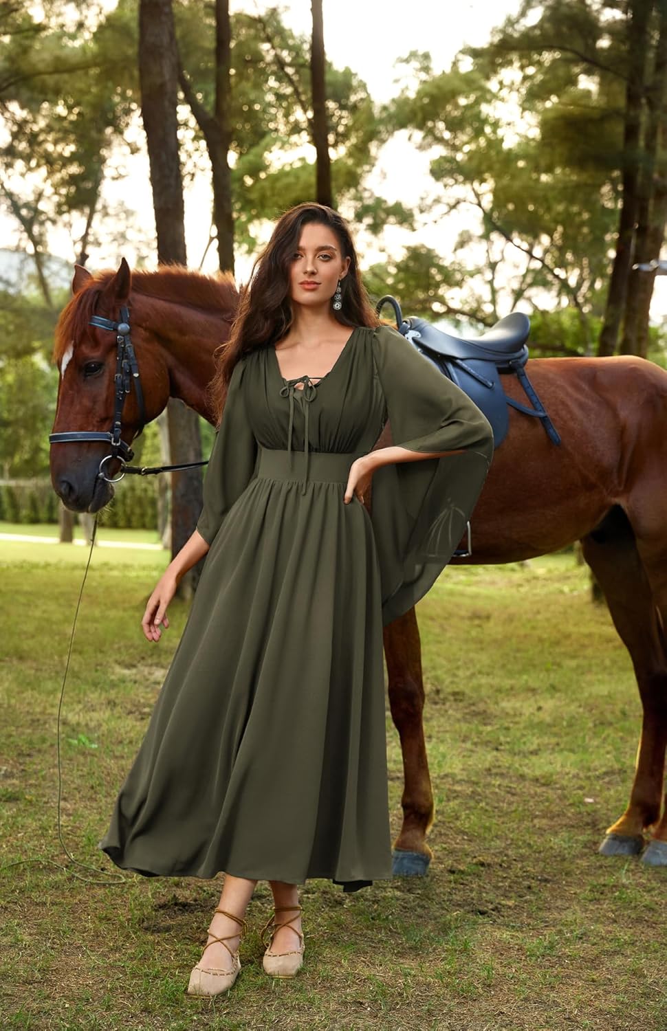Thumbnail 1 de SCARLET DARKNESS Damen Renaissance Kleid mit V-Ausschnitt, 3/4-Ärmeln und Knopflöchern vorne