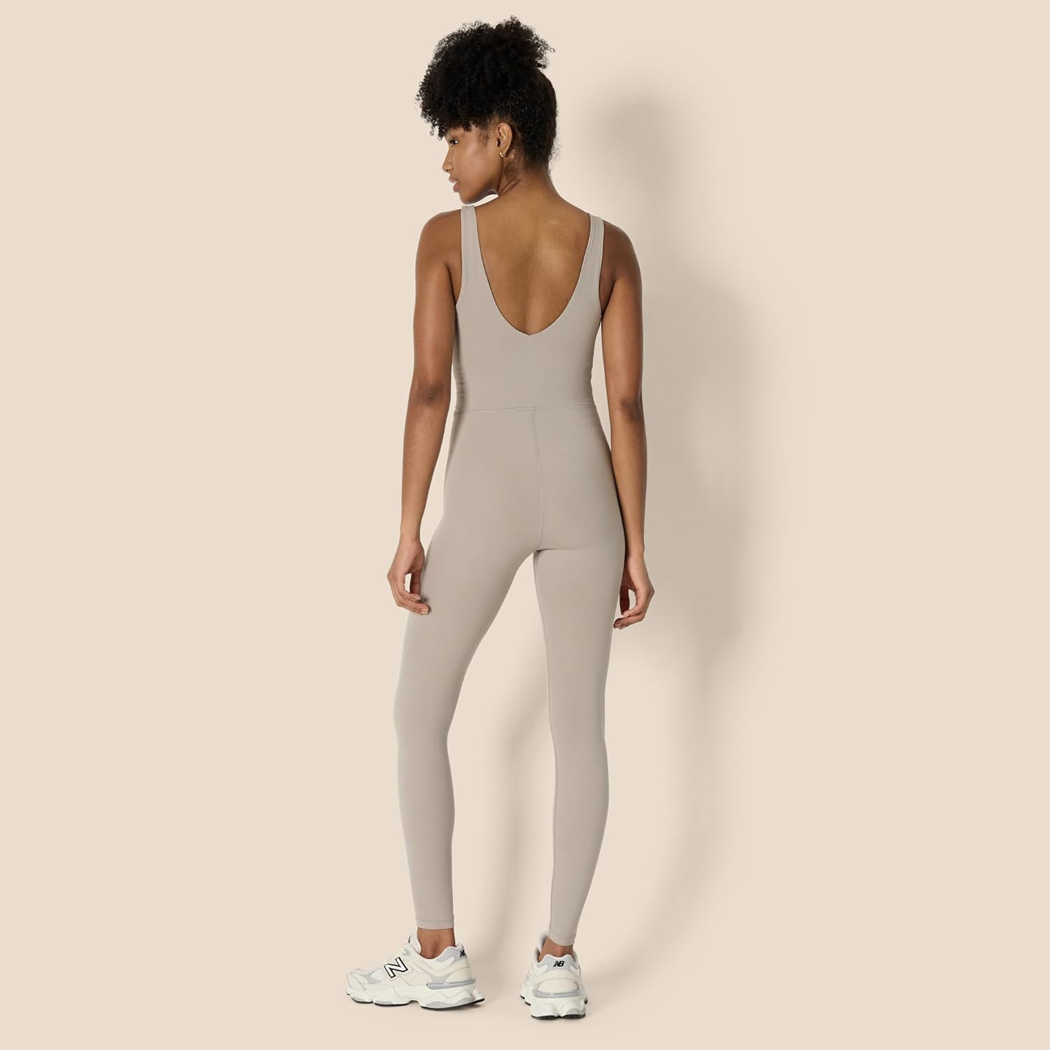 Detalle de Amazon Essentials Women's Active Formflex Buttery Soft One Piece Full Length Workout Jumpsuit with Built-In Bra