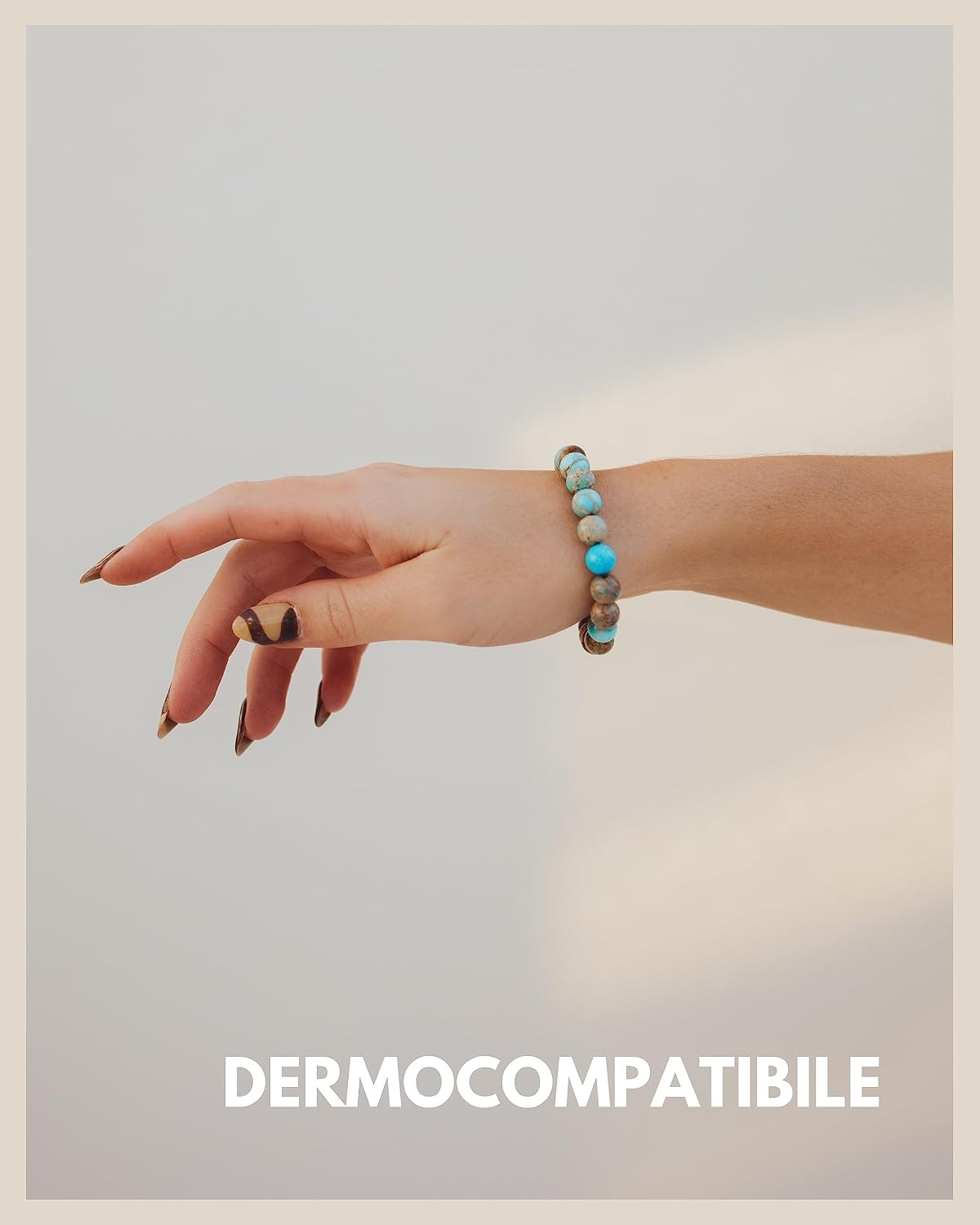 Detalle de Bracciale con perline chakra verdi in diaspro sedimentario marino da 8 mm GD GOOD.designs