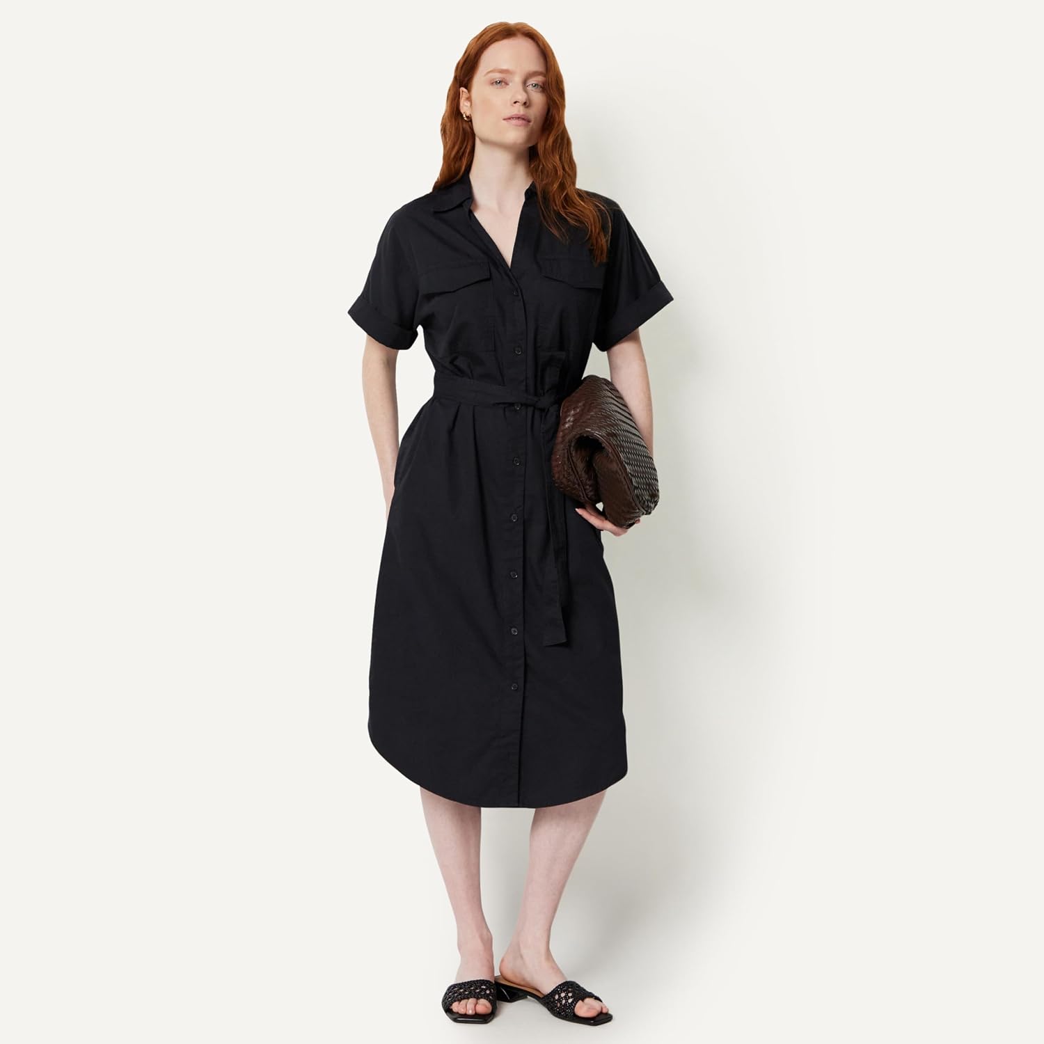 Detalle de Amazon Essentials Women's Relaxed-Fit Short-Sleeved Button-Down Shirt Dress with Belt