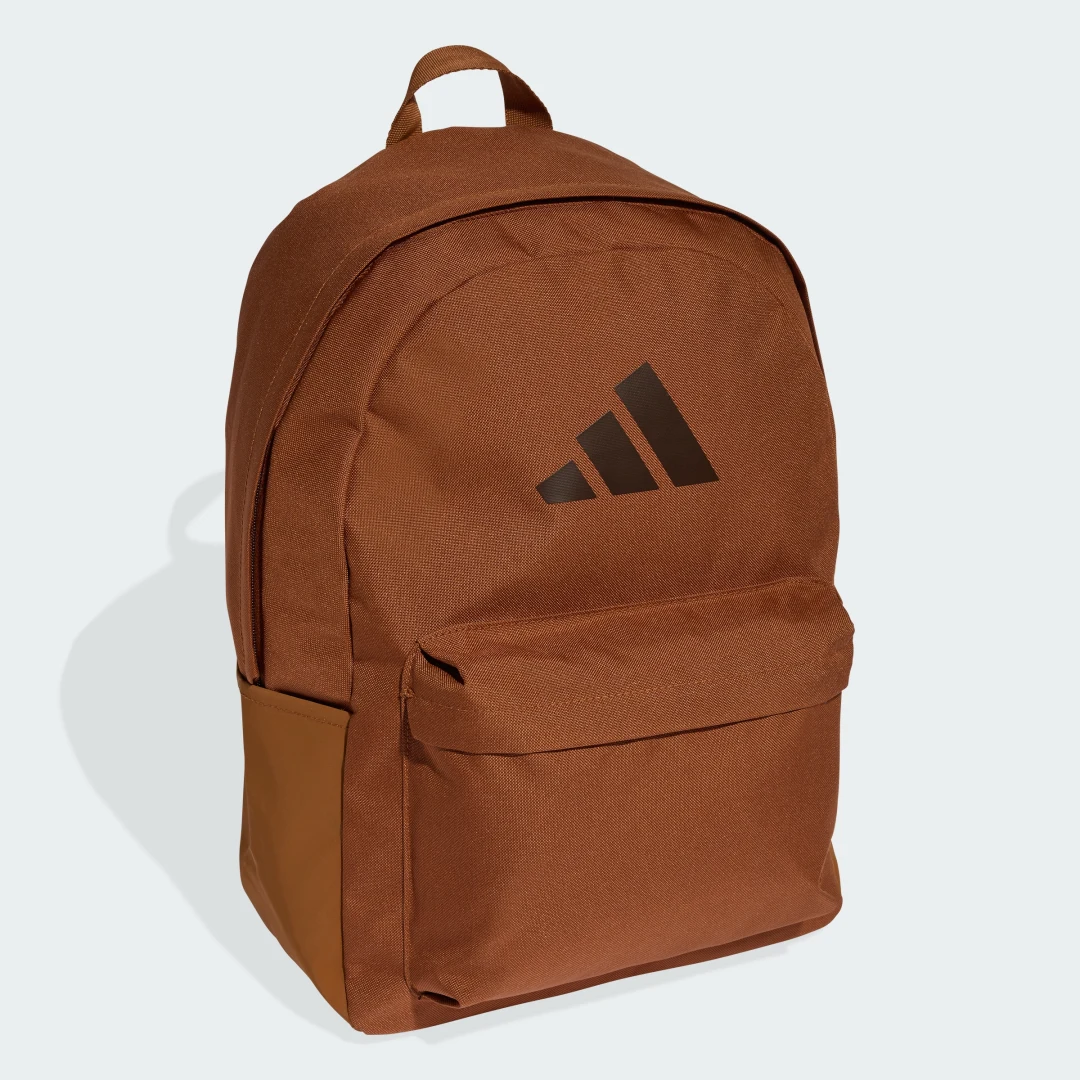 Detalle de Mochila Classic 3 Bar Logo de Adidas — estilo clásico y utilidad diaria
