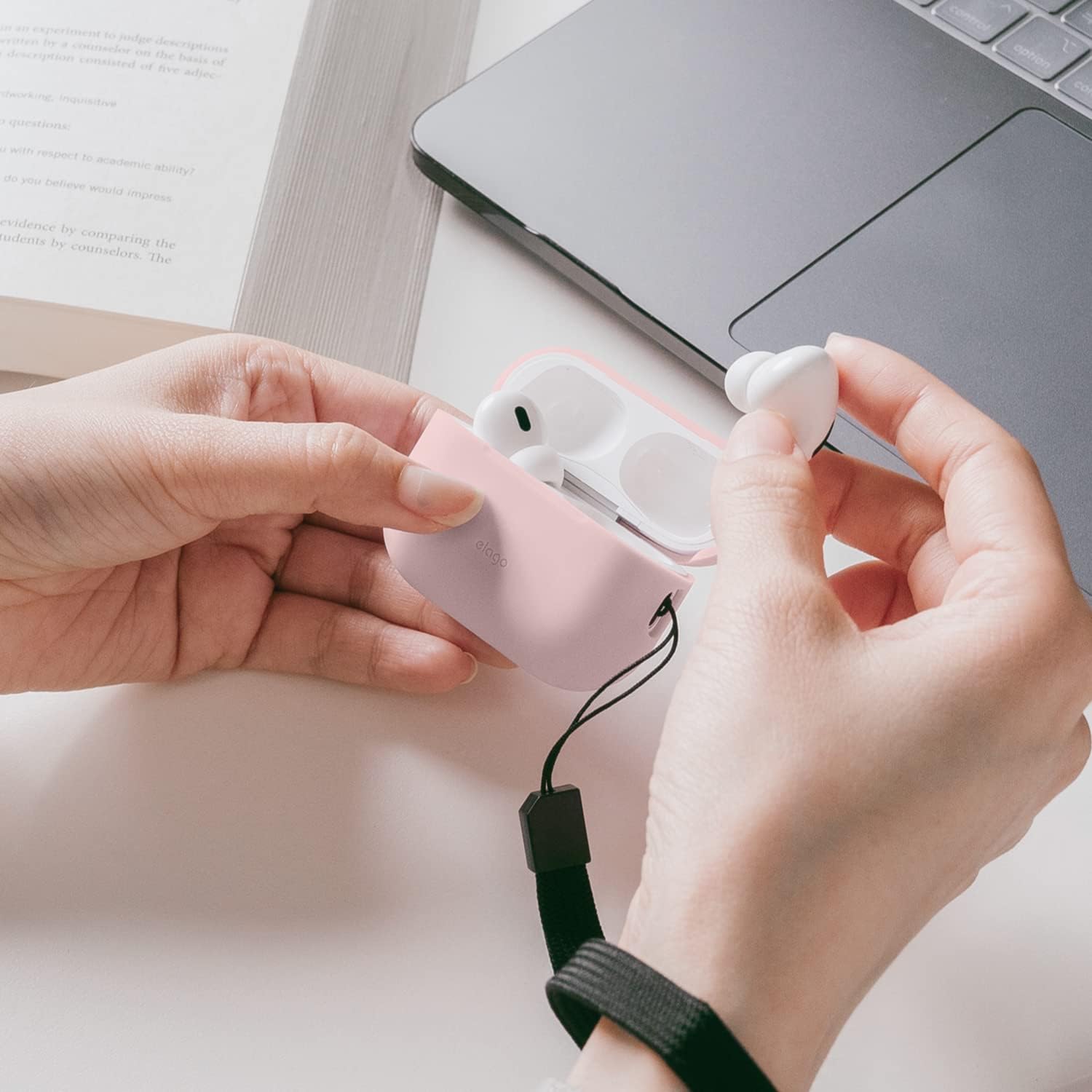 Thumbnail 2 de elago Coque silicone pour AirPods Pro 2 Lovely Rose