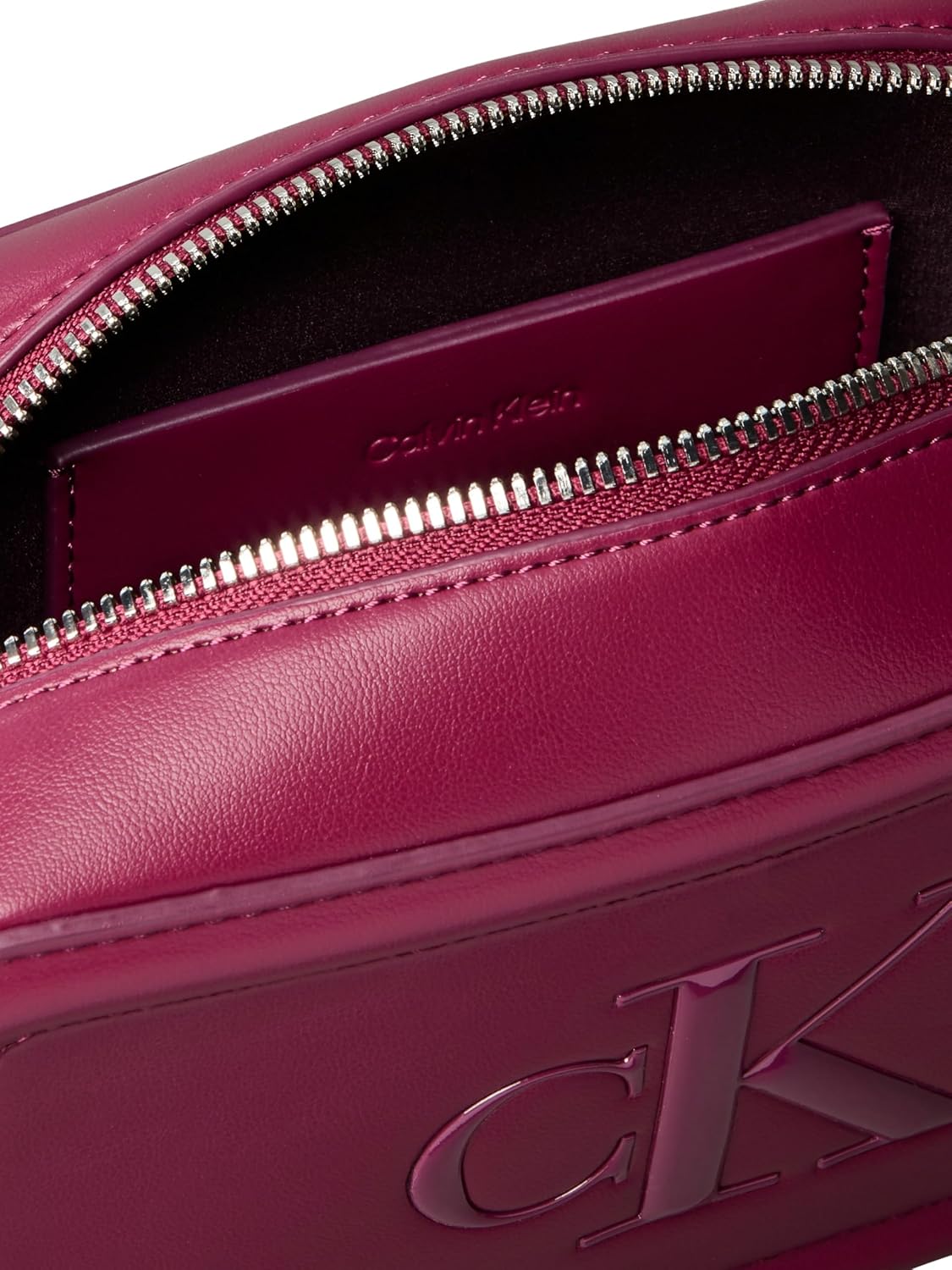 Detalle de Calvin Klein Women’s Bold Camera Bag with Logo