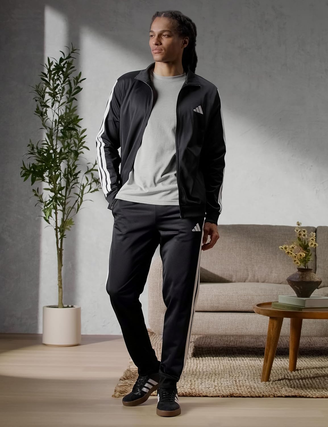 Detalle 2 de adidas Herren Sportswear Basic 3 Stripes Tricot Track Suit – Schwarz, Größe L