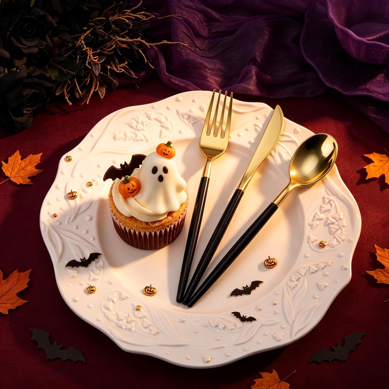 Detalle de Goodluck LJDCS-90/150 Black and Gold Disposable Plastic Cutlery Set, 150 Pieces
