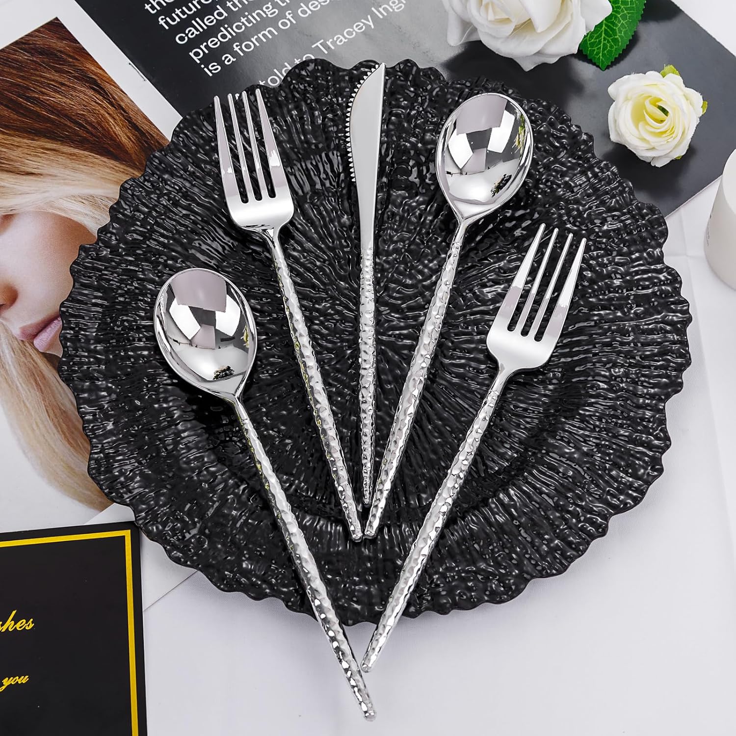 Detalle de SUT 150PCS Silver Plastic Silverware Set with Hammered Finish