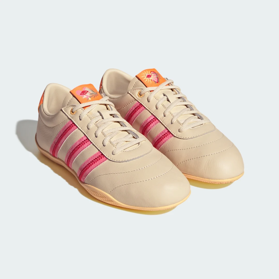 Detalle de ZAPATILLA GRAND COURT LO de Adidas: uso diario y estilo cómodo