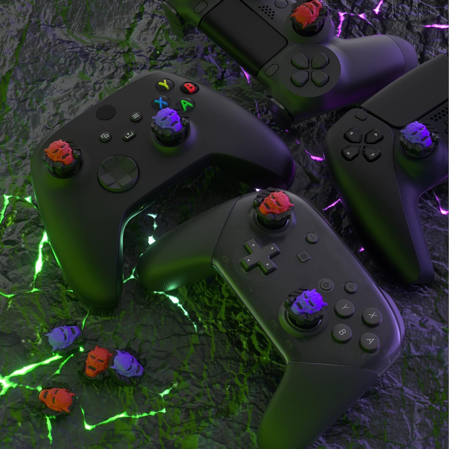 Detalle de PlayVital Oni Demons Thumb Grip Caps for PS5/4, Xbox Series X/S & Switch Pro Controller