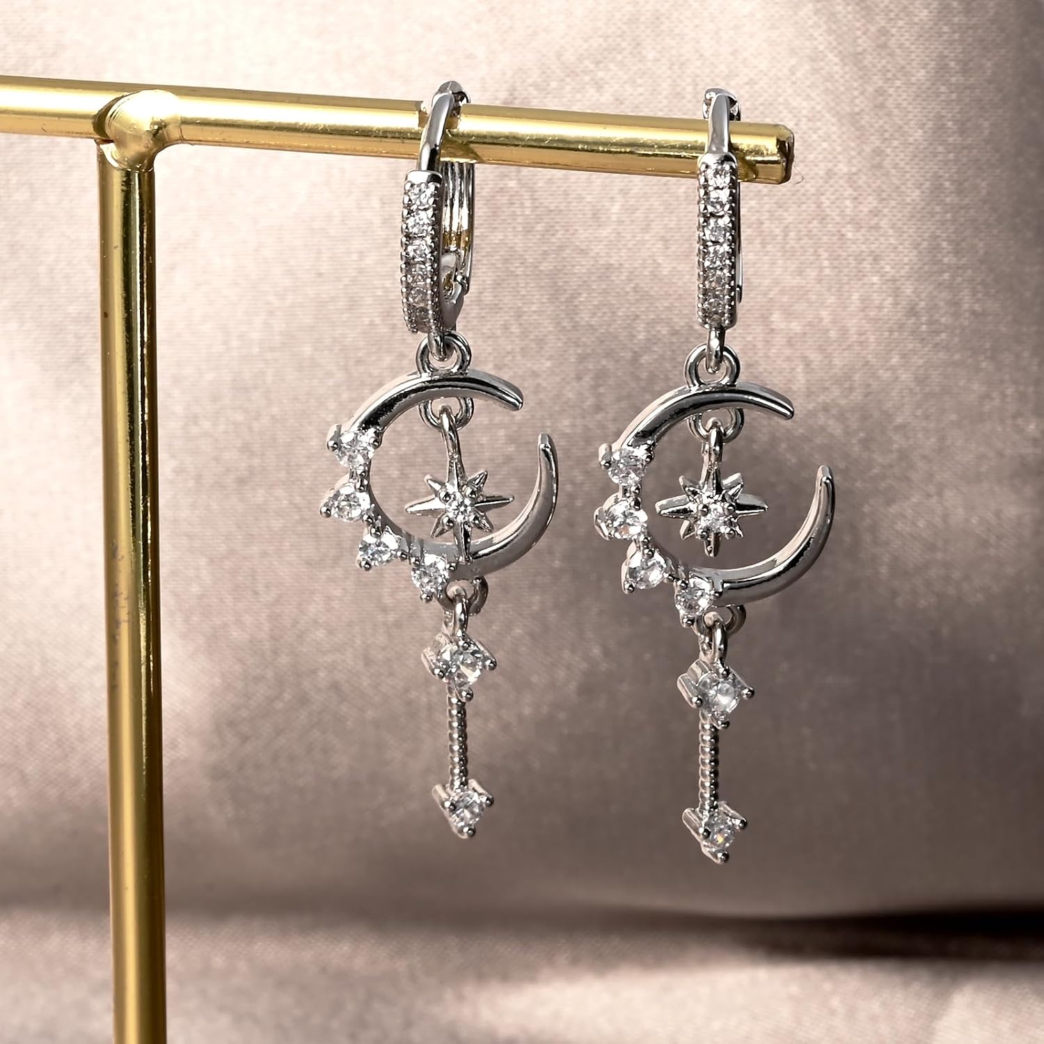 Detalle 2 de Watforsh Dangle Earrings, 4 cm